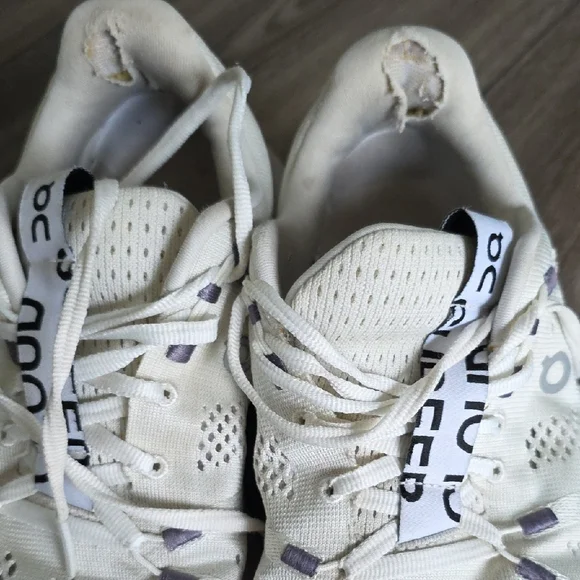 On Running Women's Sneakers in Off-White with Light Purple Accents - Picture 6 of 9